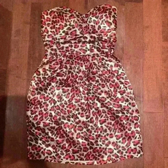 Dress - Picture 2 of 6